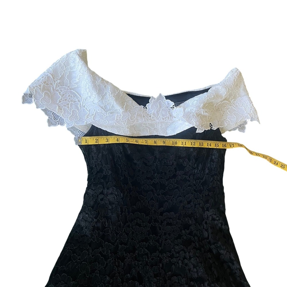 Vintage 90s Black Lace Off Shoulder Formal Gown Dress Sz M Timeless Chic Maxi - Picture 4 of 9